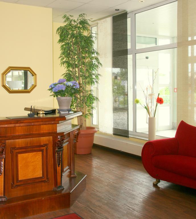 Atrium Hotel Crimmitschau Buitenkant foto
