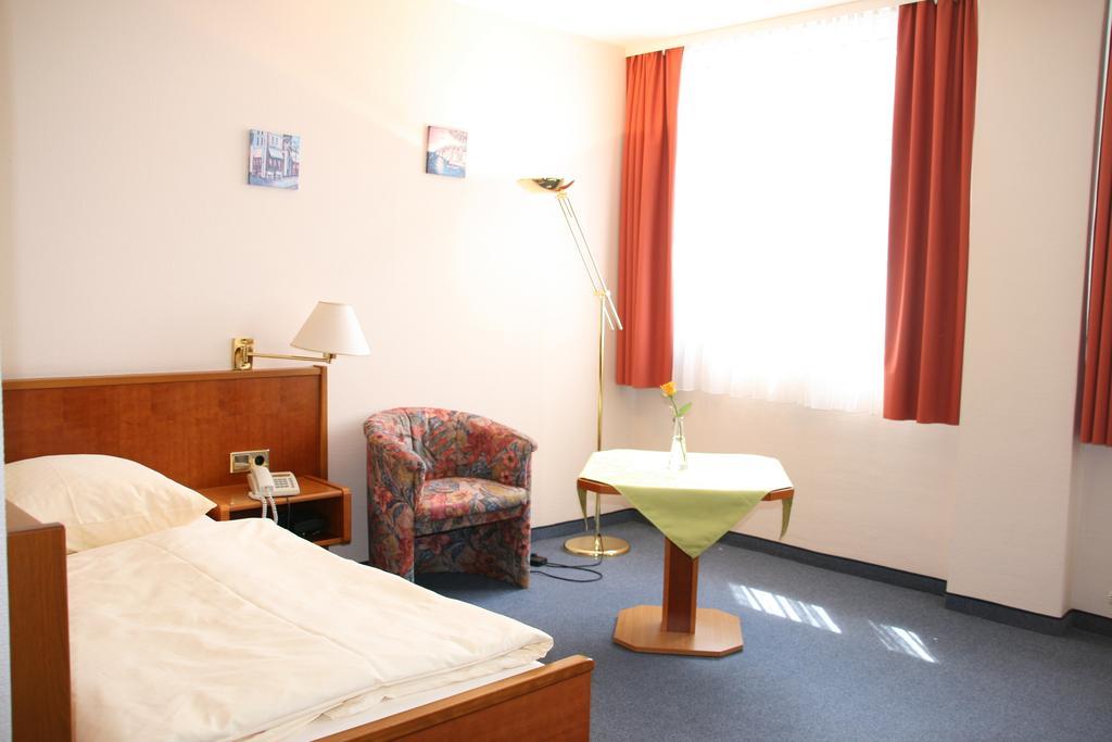 Atrium Hotel Crimmitschau Kamer foto