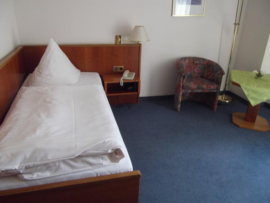 Atrium Hotel Crimmitschau Buitenkant foto